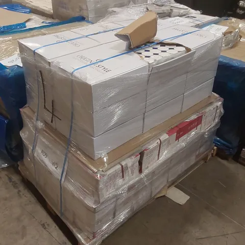 PALLET CONTAINING APPROXIMATELY 16x BOXES OF 20pcs MOSAIC TILES AND A VERY LARGE QUANTITY OF 16pcs BOXES OF COLISEUM WHITE 25 x 25CM TILES
