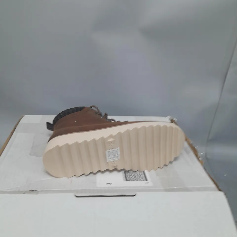SKECHERS BOBS HIKING BOOTS BROWN - SIZE 6 1/2