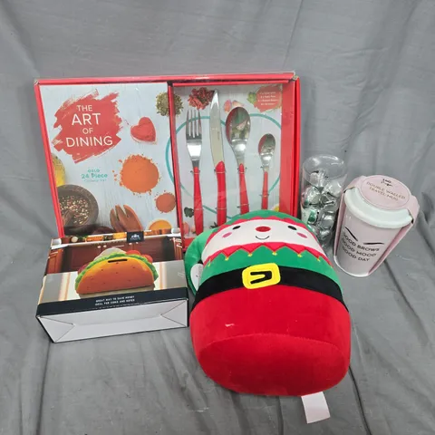 APPROXIMATELY 15 ASSORTED ITEMS TO INCLUDE TO INCLUDE ART OF DINING 24PC CUTLERY SET, KEBAB MONEY BANK, DOUBLE WALLED TRAVEL MUG, ETC - COLLECTION ONLY
