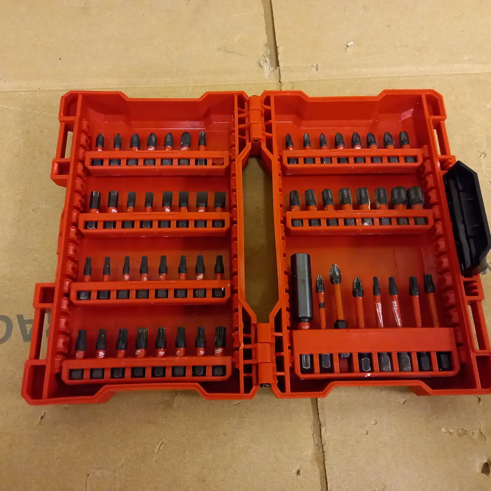 MILWAUKEE BIT SET, RED (MW4932430907)