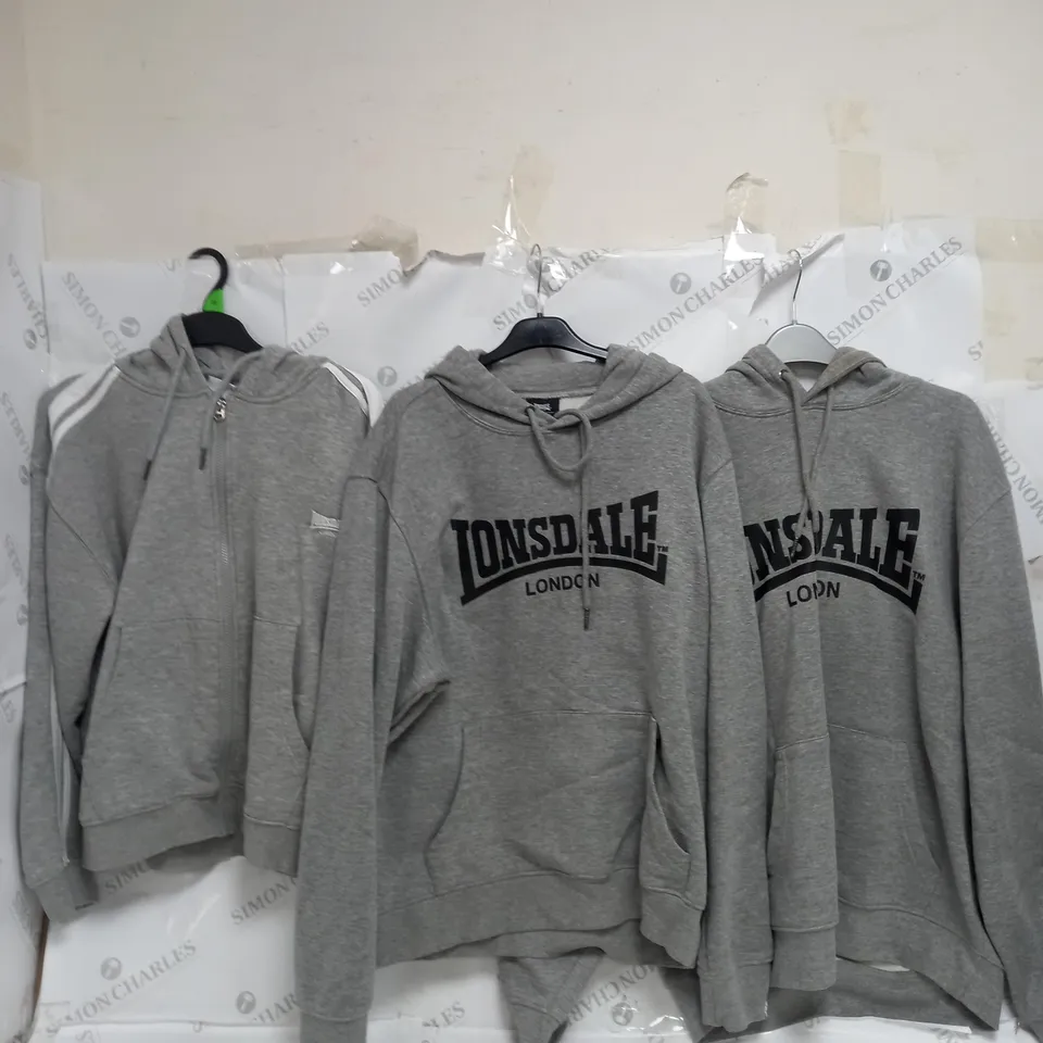 ASSORTED LONGSDALE LONDON PIECES OF CLOTHING OF VARIOUS SIZES, STYLES, AND COLOURS 