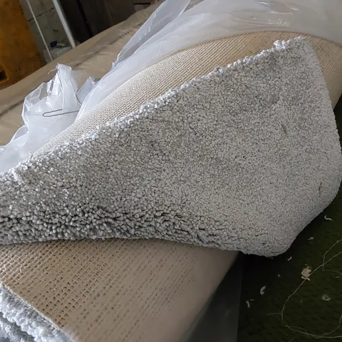 ROLL OF QUALITY SENSATION ORIGINAL CAPE DIAMOND CARPET // SIZE: APPROXIMATELY 4 X 3.1m