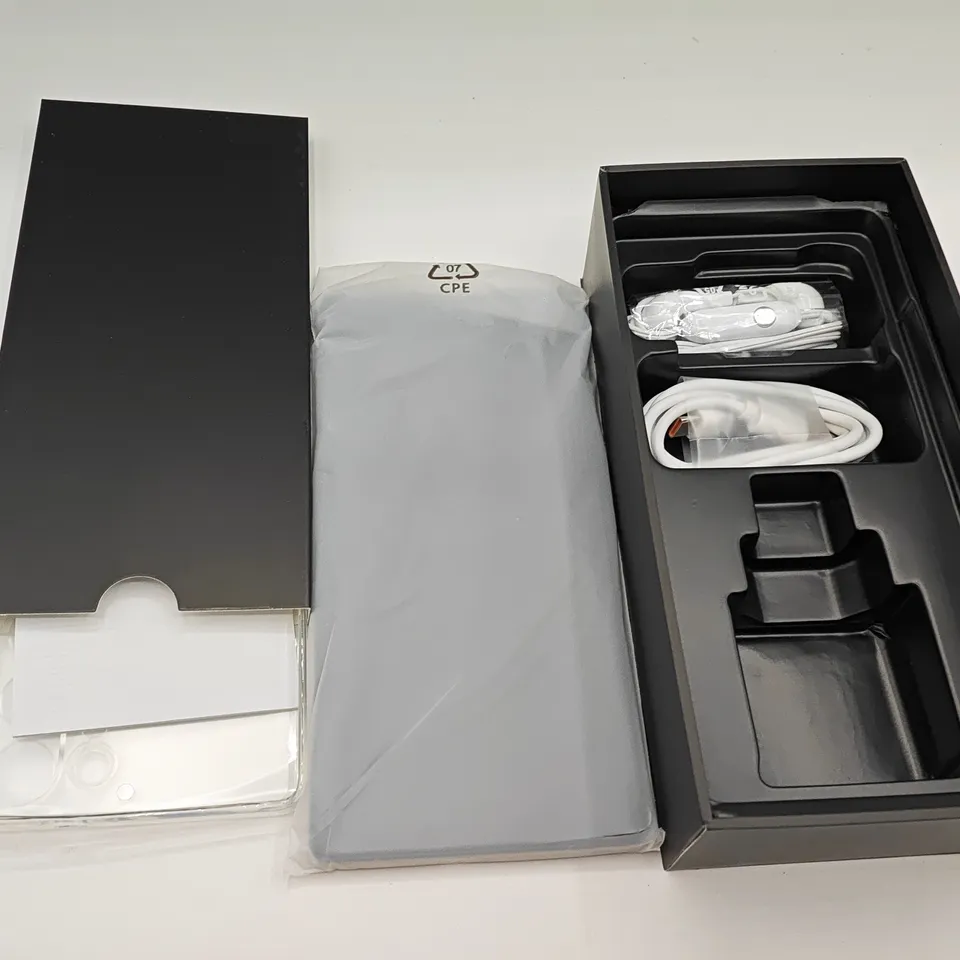 BOXED GENERIC 64GB ANDROID MOBILE PHONE IN BLACK
