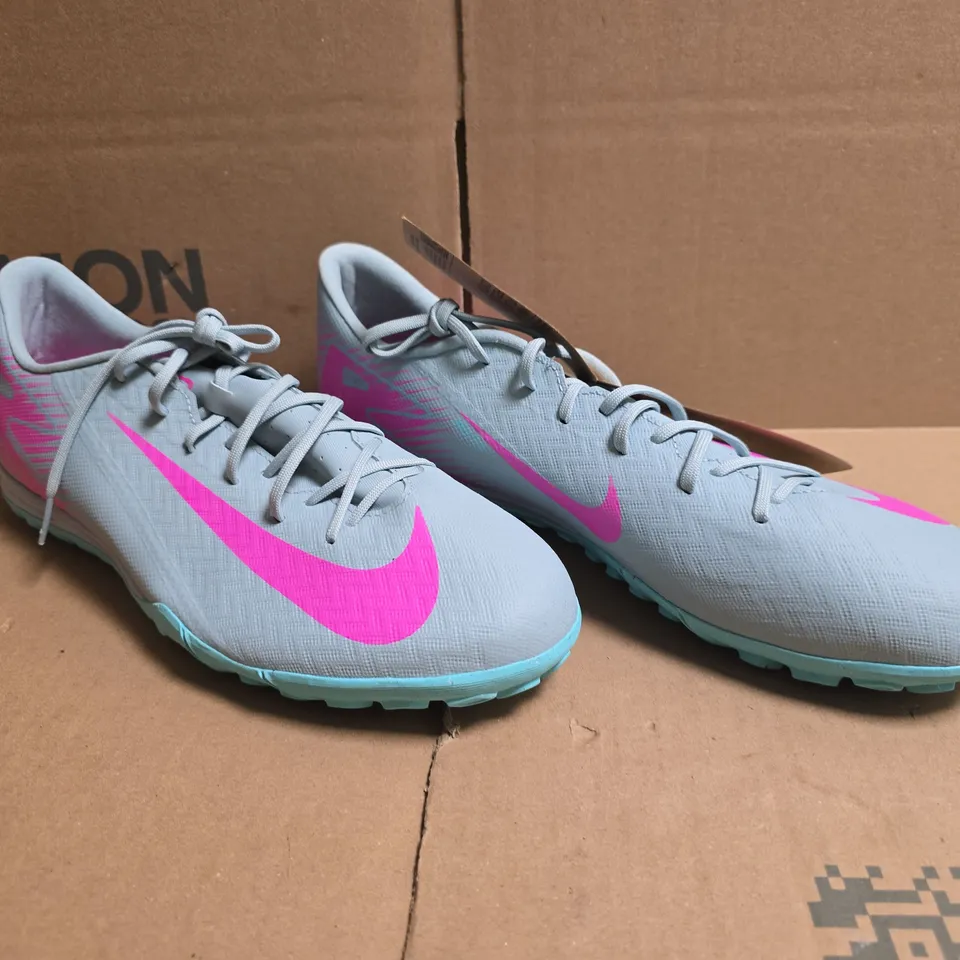 PAIR OF NIKE AIR ZOOM TRAINERS IN BLUE/PINK SIZE UK 11