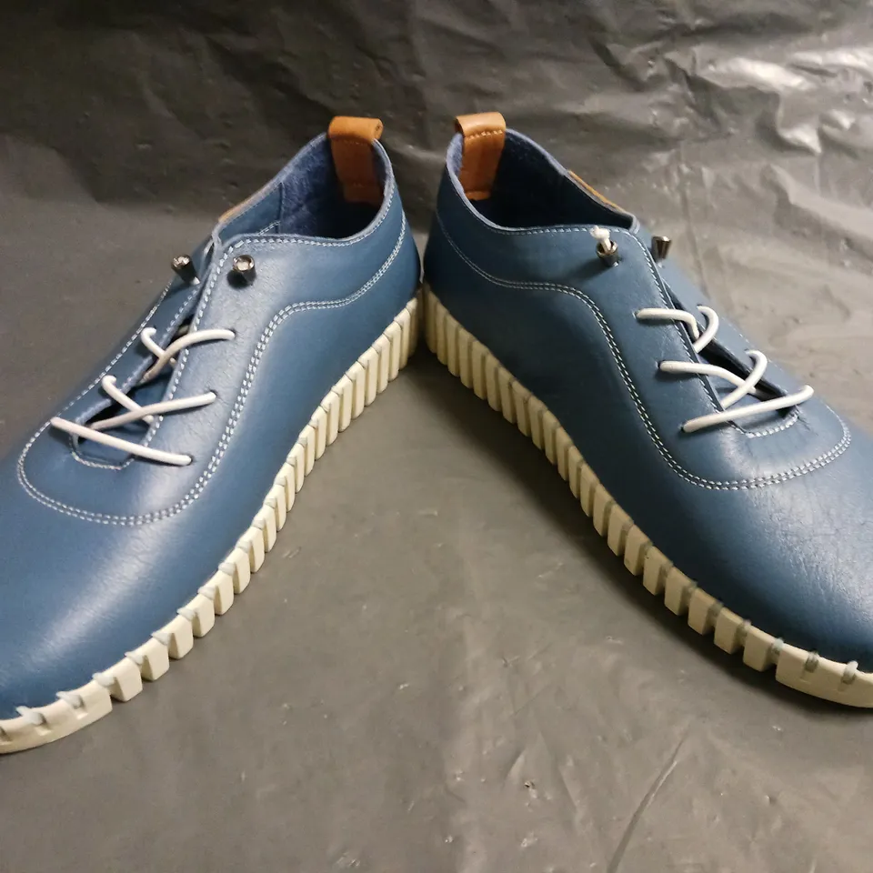 BOXED PAIR OF LUNAR SHOES IN BLUE UK SIZE 4