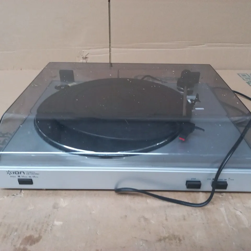 ION TTUSB05XL USB TURNTABLE WITH DUST COVER