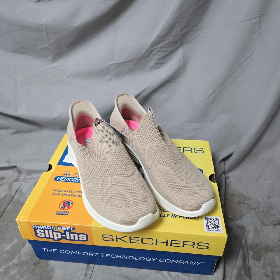 SKECHERS SLIP-INS HANDS FREE SLIP-ON SHOES – BEIGE BOXED SIZE 6