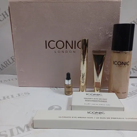 BOXED ICONIC LONDON GLOWING OUT-OUT BEAUTY SET