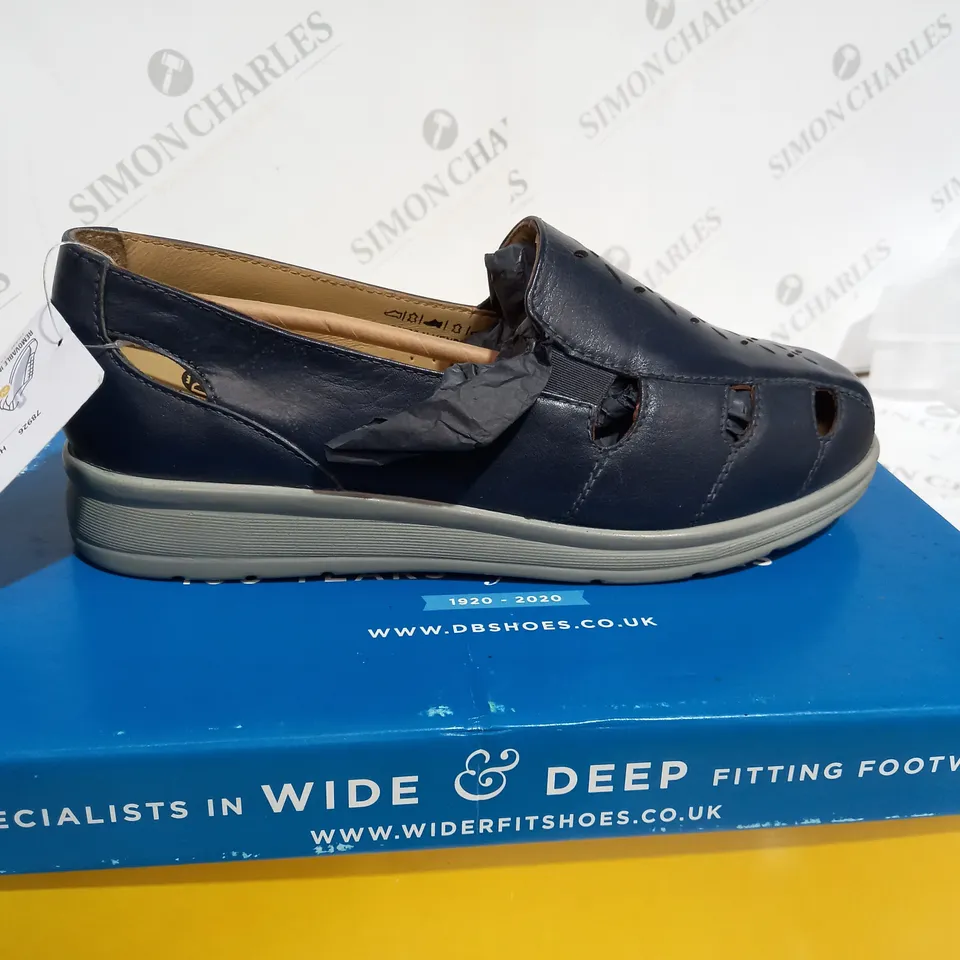 BOXED DB SHOES HENRIETTA NAVY SLIP ON SHOE - SIZE UK 6