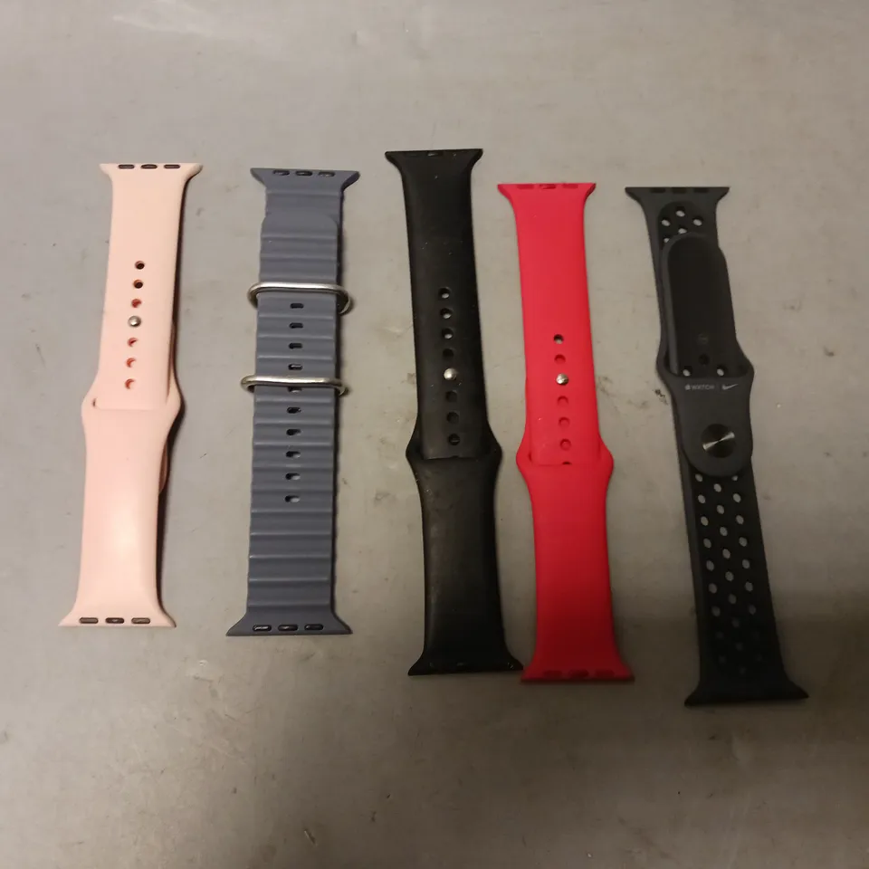 BOX OF APPROXIMATELY 25 ASSORTED SMART WATCH STRAPS IN VARIOUS SIZES & COLOURS 
