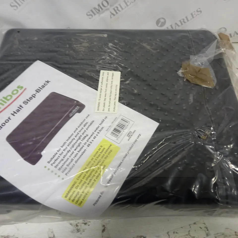 UNIBOS OUTDOOR HALF STEP IN BLACK 