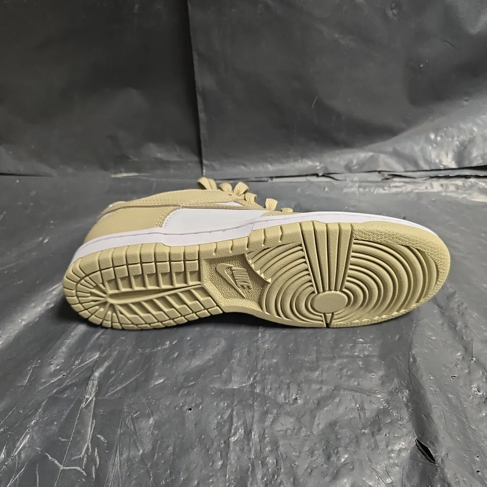 NIKE DUNK LOW TRAINERS IN DESERT KHAKI/PURE PLATINUM SIZE UK 4