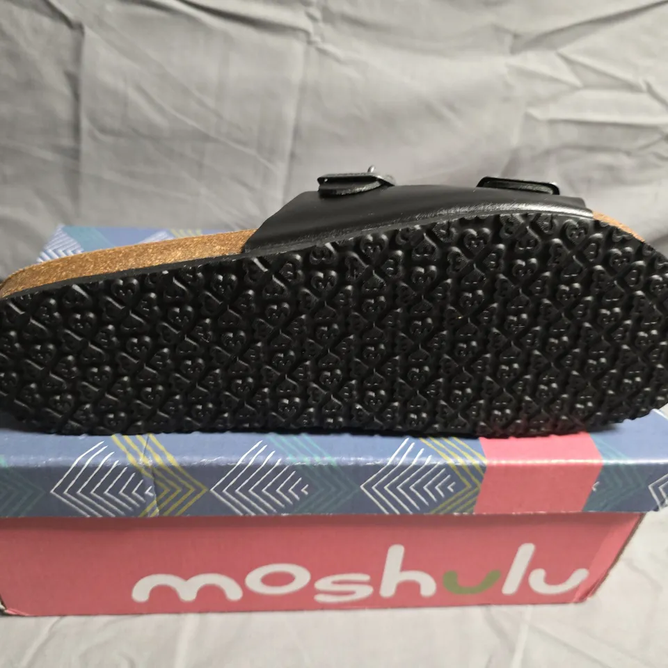 BOXED PAIR OF MOSHULU DANUBE SANDALS - UK SIZE6.5