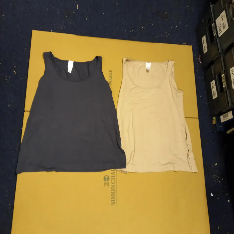 BRAND NEW WYNNELAYERS ESSENTIALS JERSEY SET OF 2 TOPS SAND AND INKY BLUE  SIZE LARGE 
