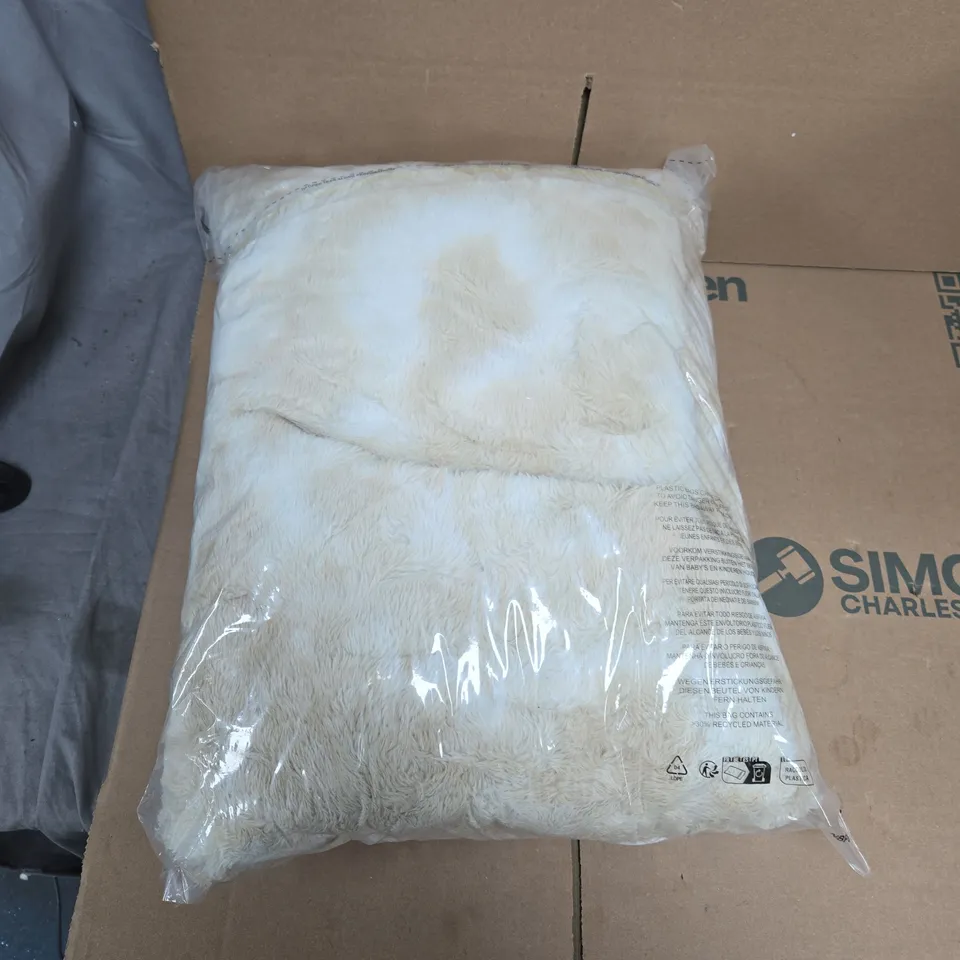 COZEE HOME LUXURY RUCHED FAUX FUR AND VELVETSOFT HEATED THROW TAUPE OMBRE