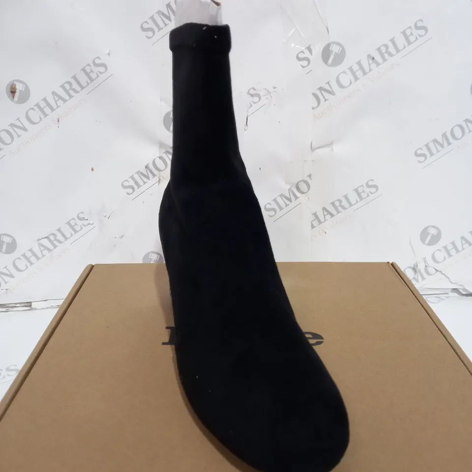 BOXED DUNE LONDON BLACK MICRO FIBRE JEWEL HEEL SHOES - SIZE 3