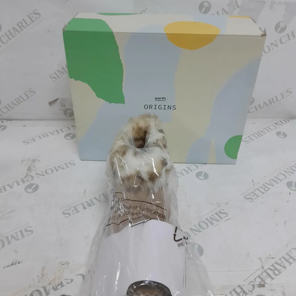 BOXED PAIR OF EARTH ORIGINS EMMALYN BOOTIES IN BEIGE - SIZE 6