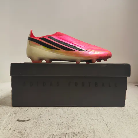BOXED PAIR OF ADIDAS F50 HYPERFAST ELITE LL FOOTBALL BOOTS IN PINK/MULTI SIZE UK 1