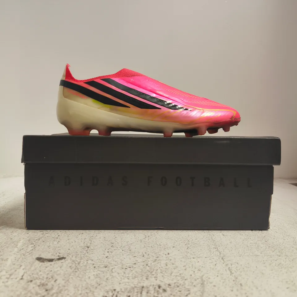 BOXED PAIR OF ADIDAS F50 HYPERFAST ELITE LL FOOTBALL BOOTS IN PINK/MULTI SIZE UK 1
