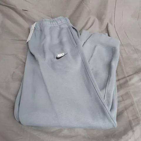 NIKE STANDARD FIT SWEATPANTS IN GREY SIZE XL