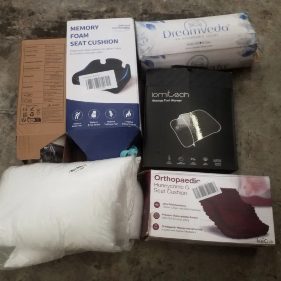 PALLET CONTAINING ASSORTED PILLOWS & CUSHIONS