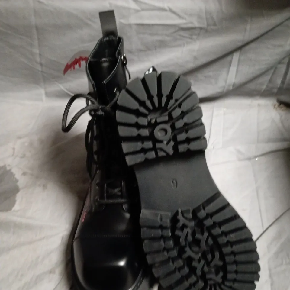 KOI BLACK LEATHER COMBAT BOOT WITH SKELETON GRAPHIC – LUG SOLE, SIDE ZIP-SIZE UK 6
