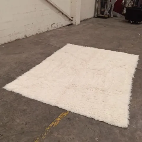QUALITY DESIGNER AREA RUG - APPROXIMATELY 290CM X 240CM