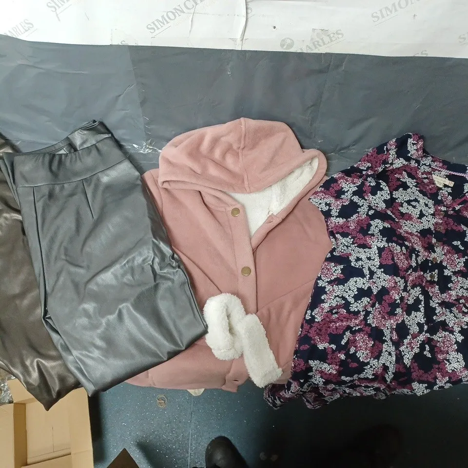 BOX OF APPROXIMATELY 10 ASSORTED PIECES OF CLOTHING IN VARIOUS STYLES, SIZES, AND BRANDS 