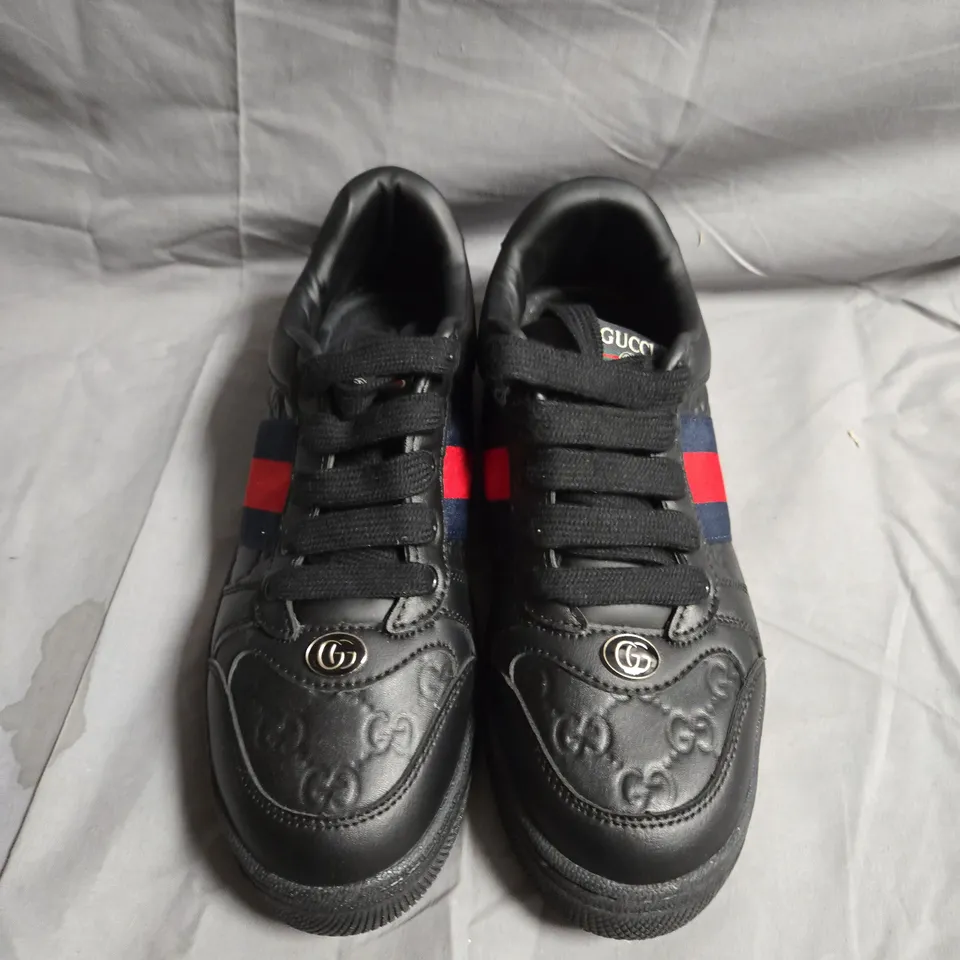 UNBOXED PAIR OF GUCCI BLACK LEATHER SNEAKERS WITH RED-BLUE WEB STRIPE – EU 42 (MEN'S)