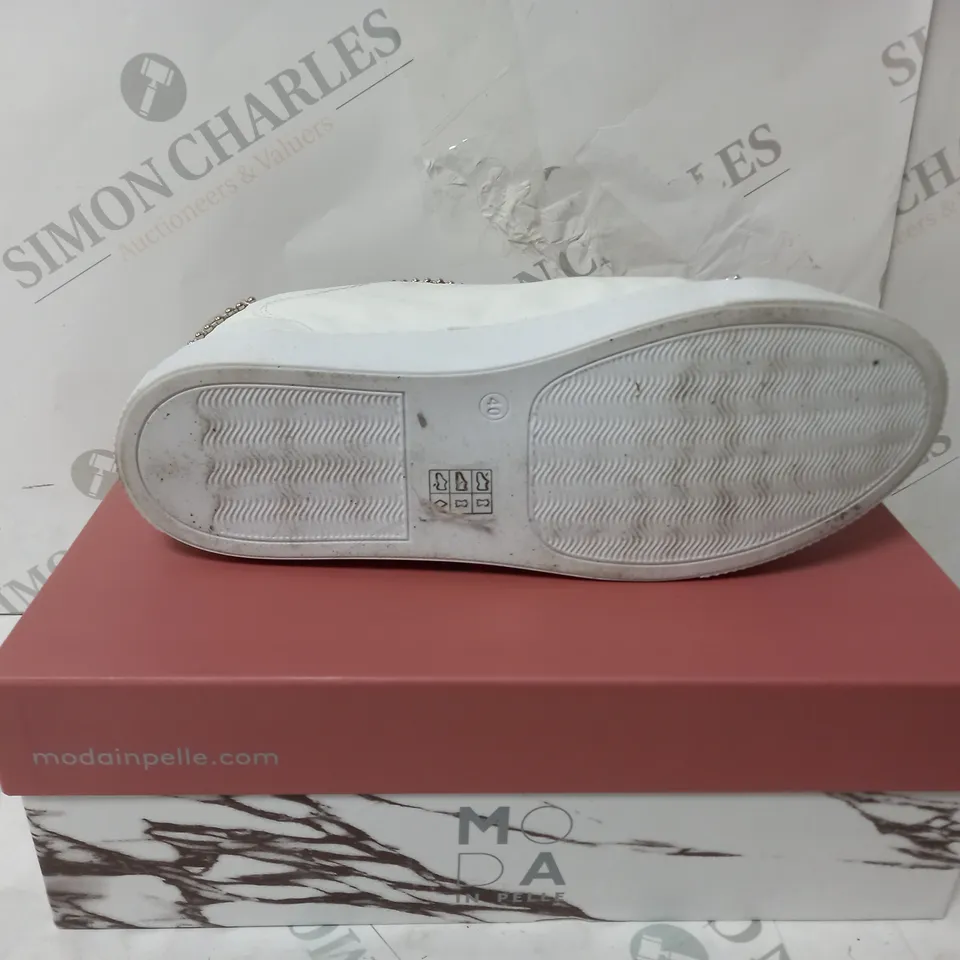BOXED PAIR OF MODA IN PELLE ARITA WHITE LEATHER TRAINERS - SIZE 7