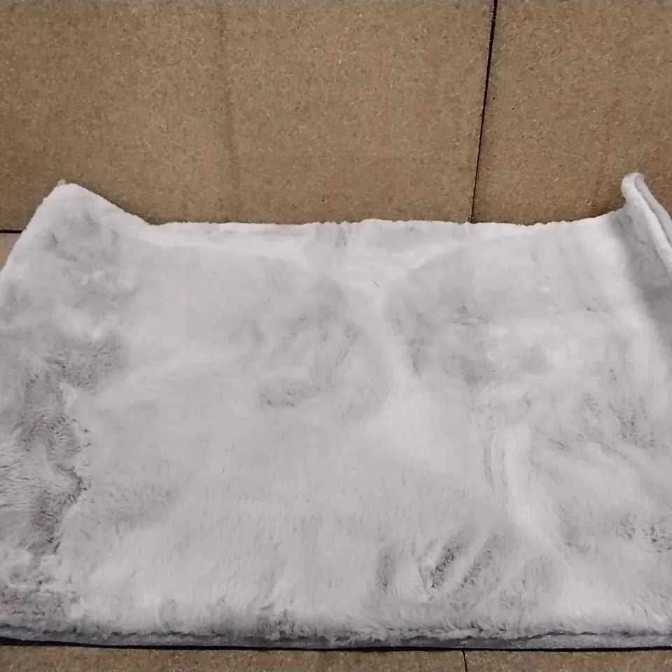 BRAND NEW PACO HOME 780 GREY RABBIT RUG SIZE 60CM X 90CM