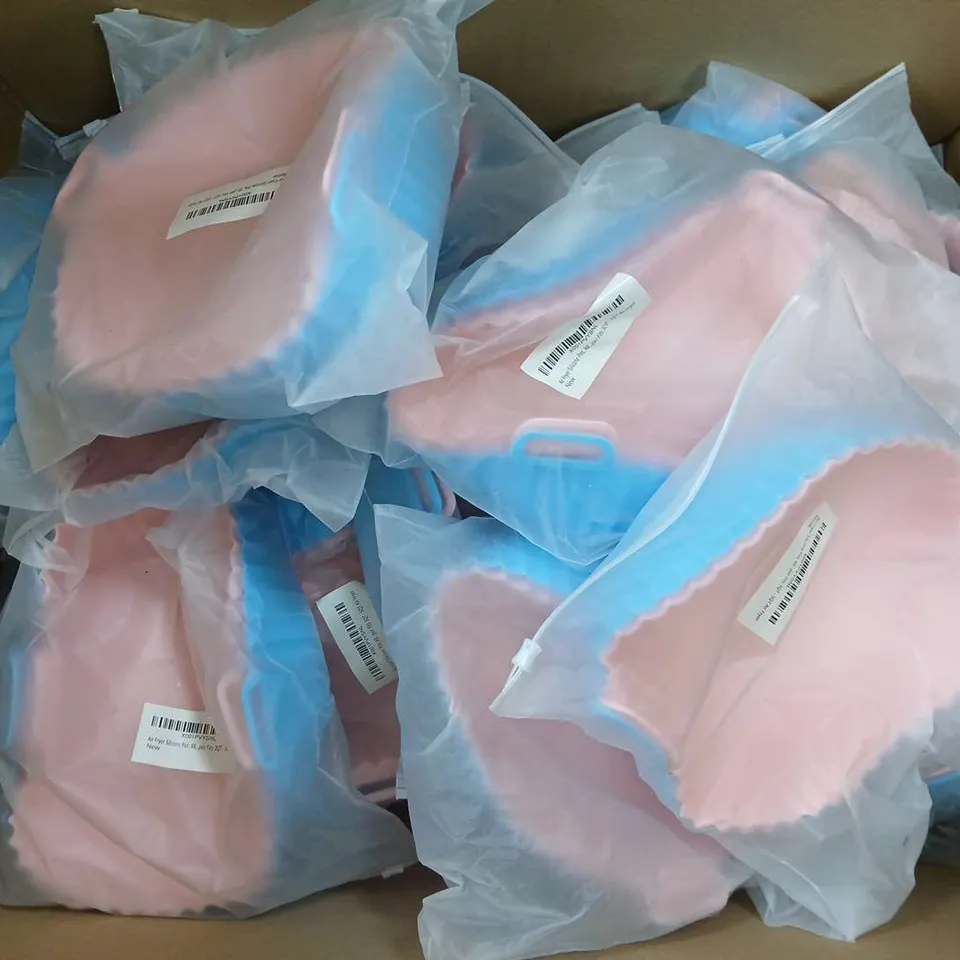 APPROXIMATELY 50 PACKS OF 2 AIR FRYER SILICONE POT IN PINK AND BLUE