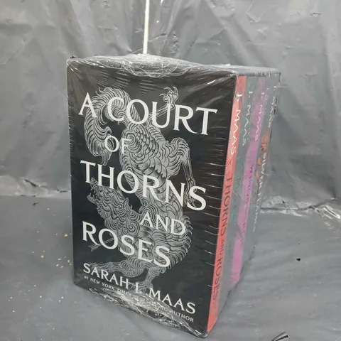 A COURT OF THORNS AND ROSES HARDCOVER BOX SET