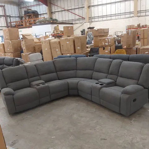 QUALITY DESIGNER FABRIC UPHOLSTERED MANUAL RECLINER CORNER SOFA WITH CUPHOLDERS AND ARMRESTS