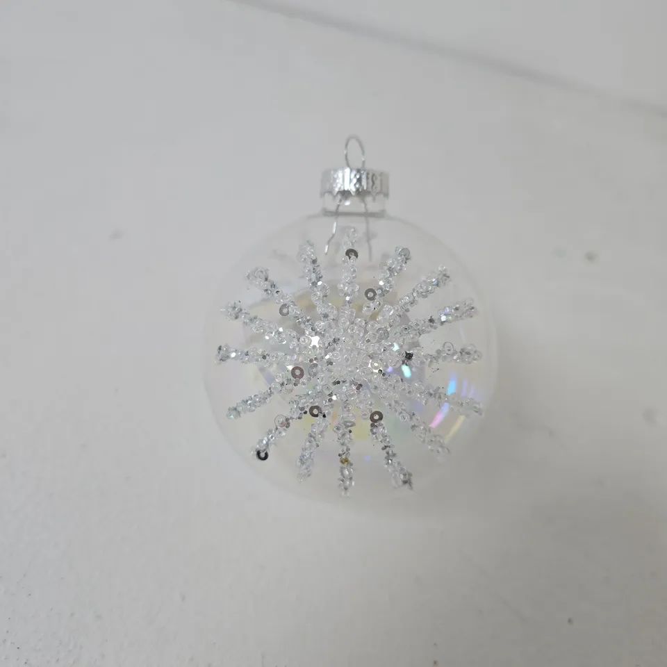 APPROXIMATELY 72 BRAND NEW GISELLA GRAHAM CLEAR SNOWFLAKE BAUBLE TREE DECORATIONS