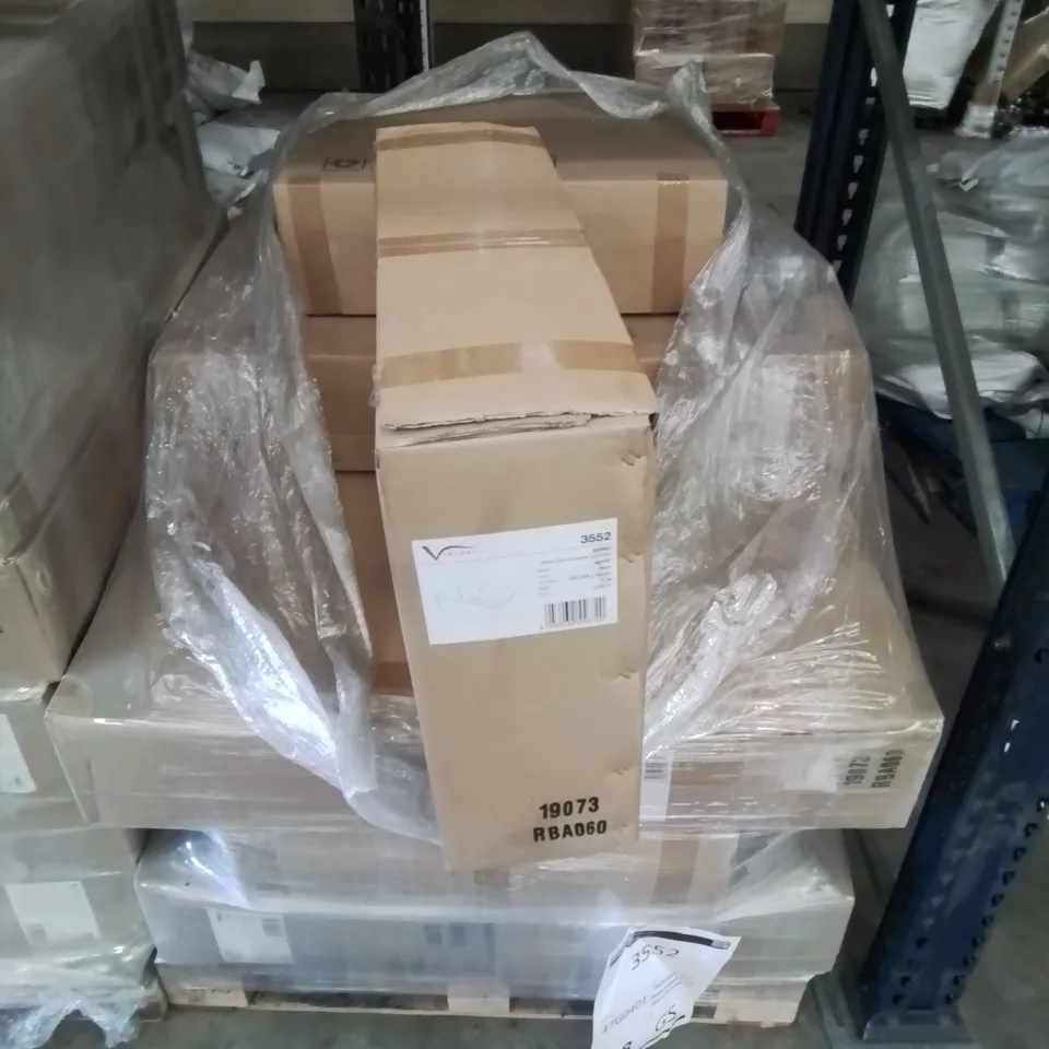 PALLET CONTAINING APPROXIMATELY 9 600MM SEMI RECESSED CAST BASINS