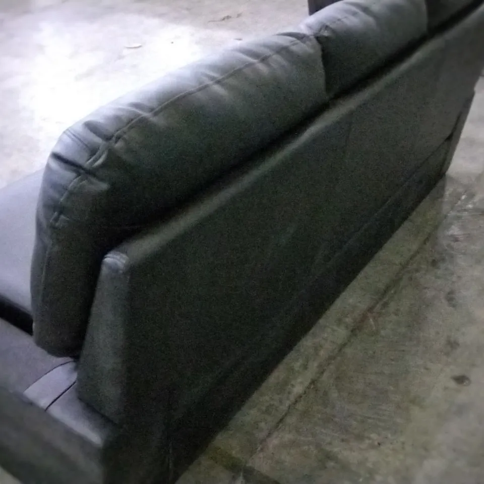 DESIGNER BLACK LEATHER 3 SEATER SOFA (ARMS MISSING)