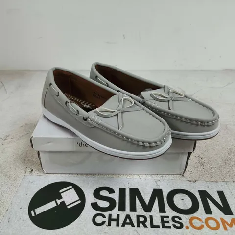 DR KELLER LADIES COMFORT CASUAL SHOES GREY SIZE 6 BOXED