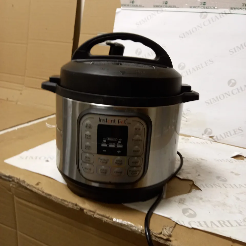 INSTANT POT DUO MINI PRESSURE COOKER