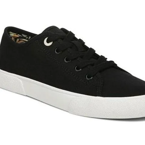 VIONIC CAREFREE OASIS TRAINERS BLACK SIZE 4