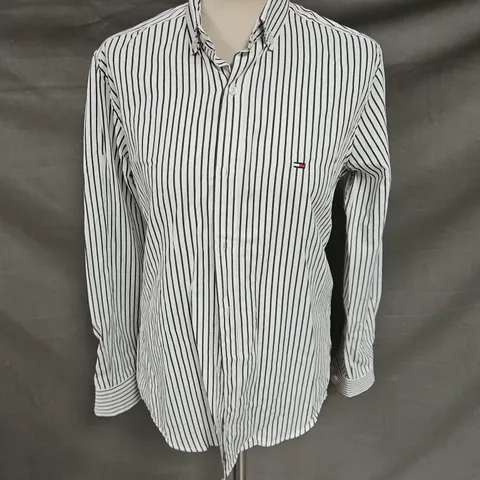 TOMMY HILFIGER SHIRT IN BLACK/WHITE STRIPE SIZE M