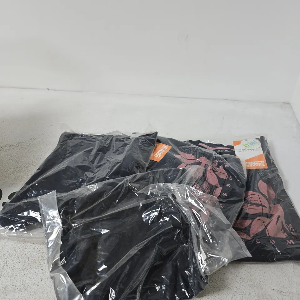 BOX OF APPROXIMATELY 14 BRAND NEW REGATTA CLOTHING AND FOOTWEAR ITEMS IN VARIOUS STYLES , COLOURS AND SIZES 