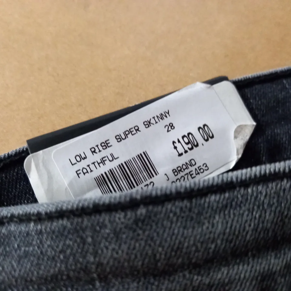 BRAND NEW J BRAND SKINNY CROP LOW RISE JEANS IN WASHED BLACK - 28