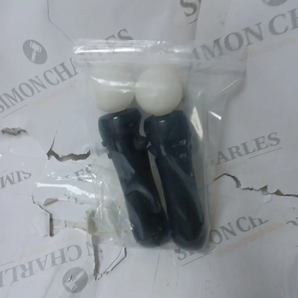BOX OF ASSORTED ELECTRONICAL ITEMS TO INCLUDE EXTENSION LEAD, KEY PAD, GAMES, TRI PODS ETC 