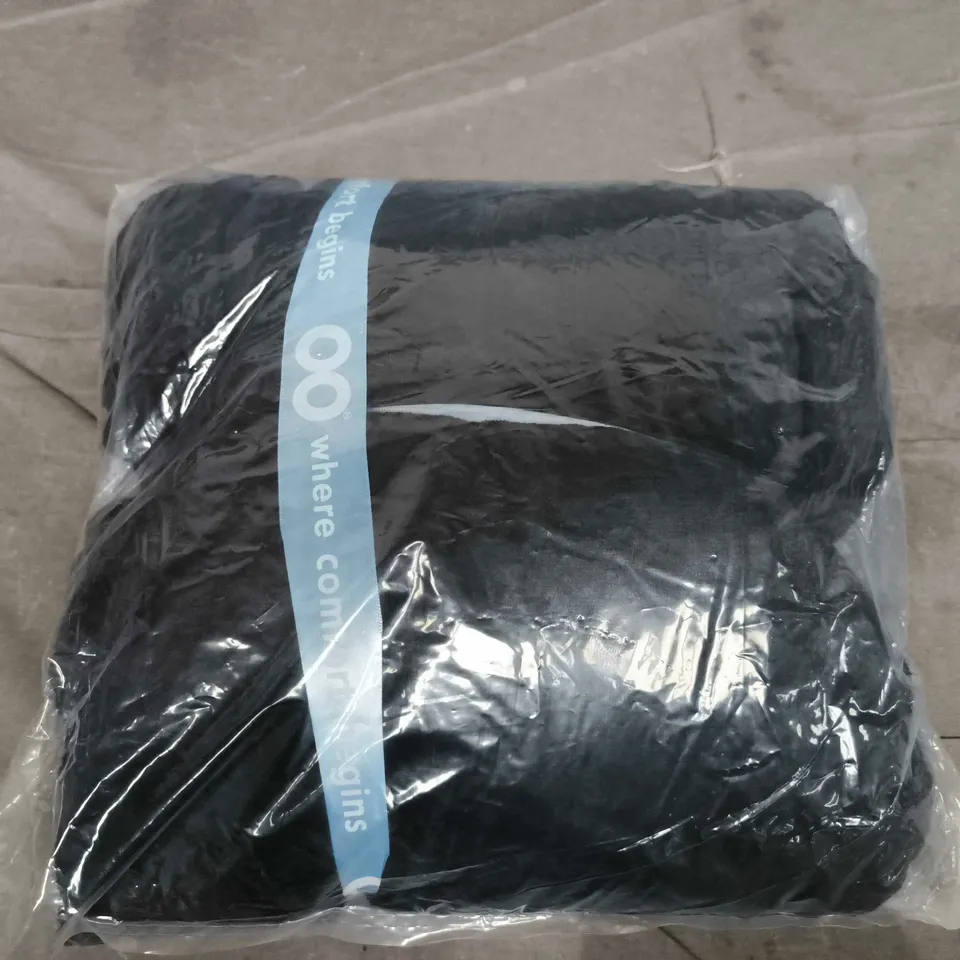 SEALED OODIE OVERSIZED HOODED BLANKET - BLACK