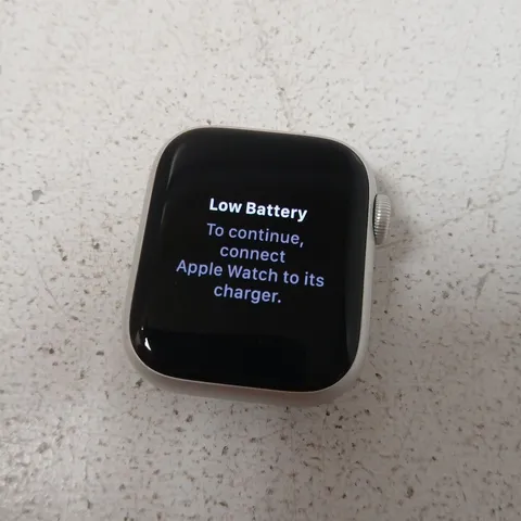 APPLE WATCHE SERIES 8 41MM SILVER ALUMINIUM