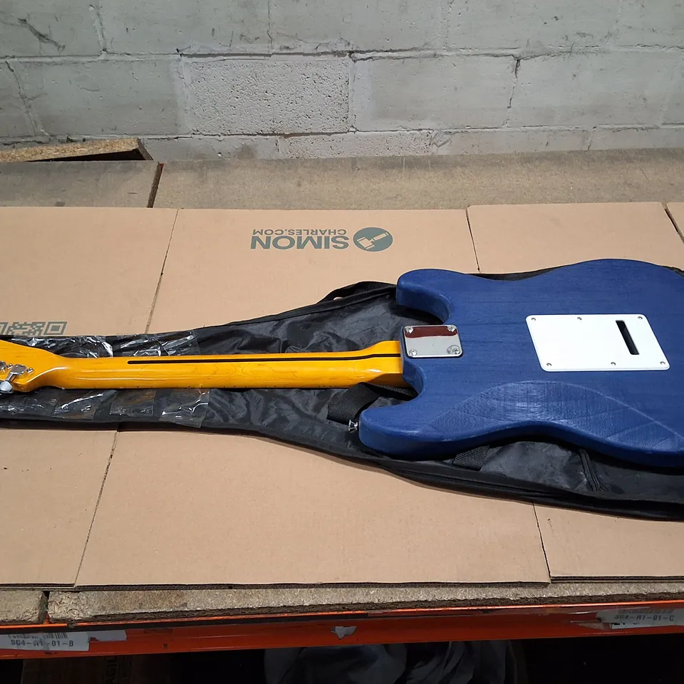 LEFT-HANDED BLUE ELECTRIC GUITAR WITH MAPLE NECK AND TREMOLO BRIDGE (INCLUDES CHORD BOOK)