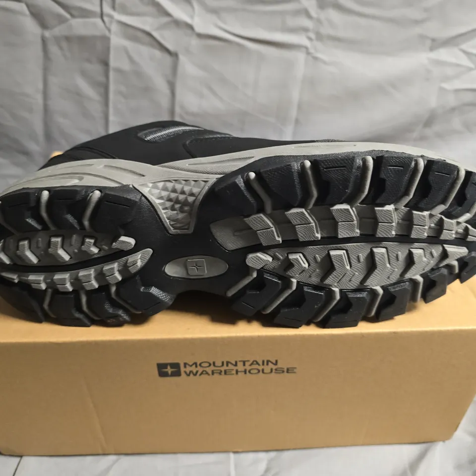 BOXED PAIR OF MOUNTAIN WAREHOUSE MCLEOD WIDE FIT WALKING SHOES -  UK SIZE 9