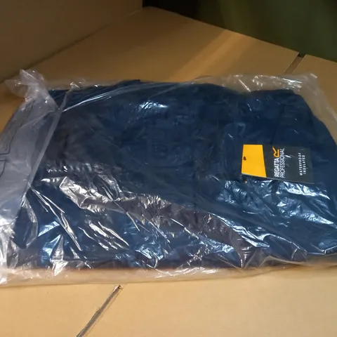 PACKAGED REGATTA PROFESSIONAL NAVY WATERPROOF INSULATED JACKET - MEDIUM
