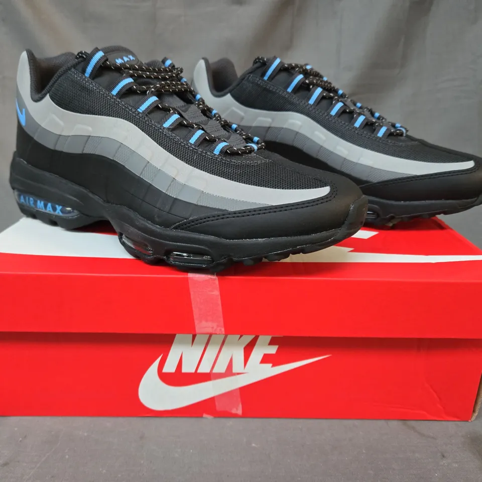 BOXED PAIR OF NIKE AIR MAX 95 SHOES IN BLACK/GREY/BLUE UK SIZE 10